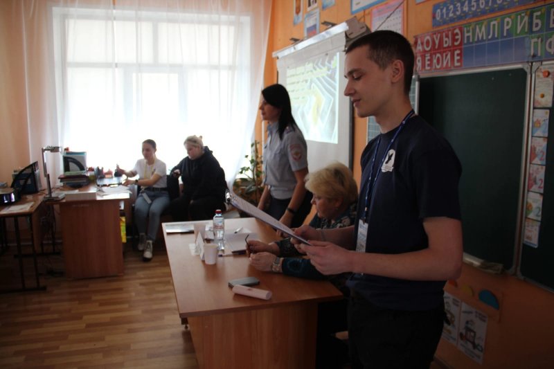 В Коченевском районе сотрудники полиции приняли участие в проведении  интеллектуально-профилактическая игры для подростков